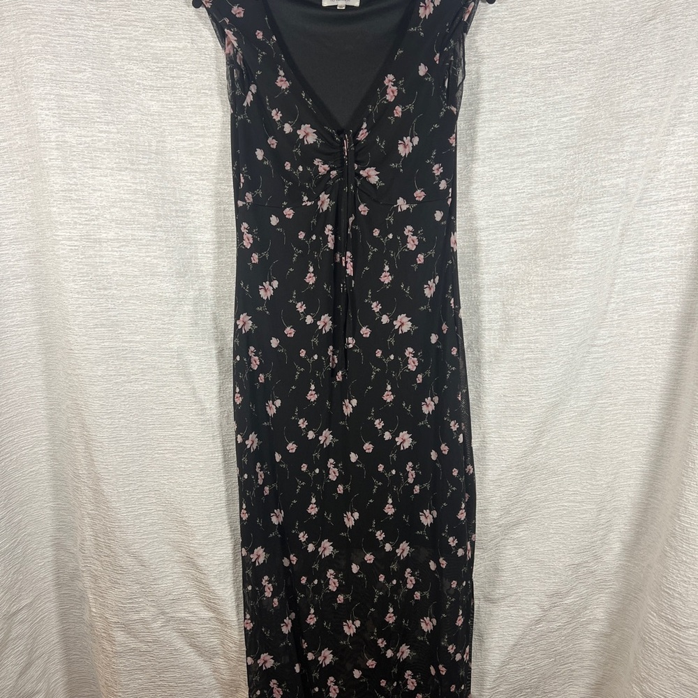 Chic Black Floral Maxi Dress